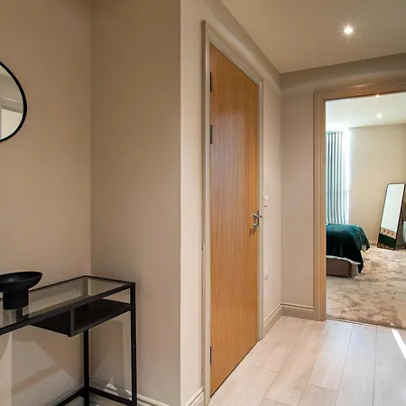 Modern 1 Bed In Appartement