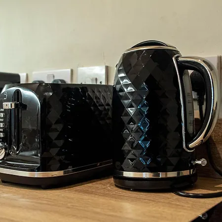 Modern 1 Bed In Appartement