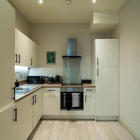 Modern 1 Bed In Apartment *