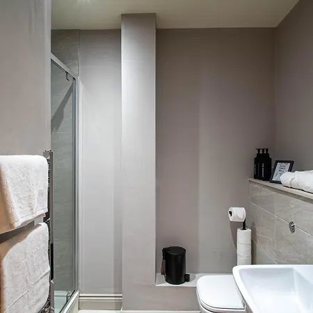 Modern 1 Bed In